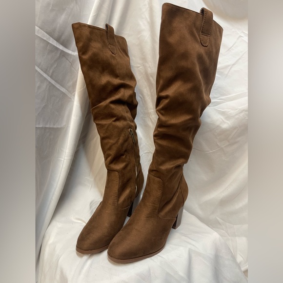 Women’s Brown Heel Boots - Picture 1 of 4
